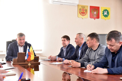 Под руководством Игоря Семёнова обсуждена текущая работа по паводку, благоустройству и очистке территорий от снега