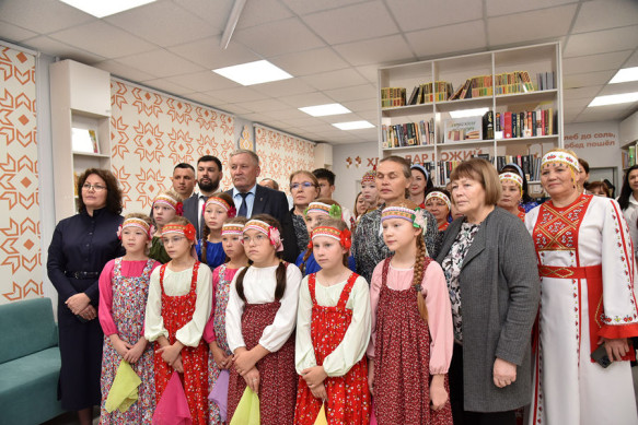 В селе Климово Ибресинского округа торжественно открыли модельную библиотеку нового поколения