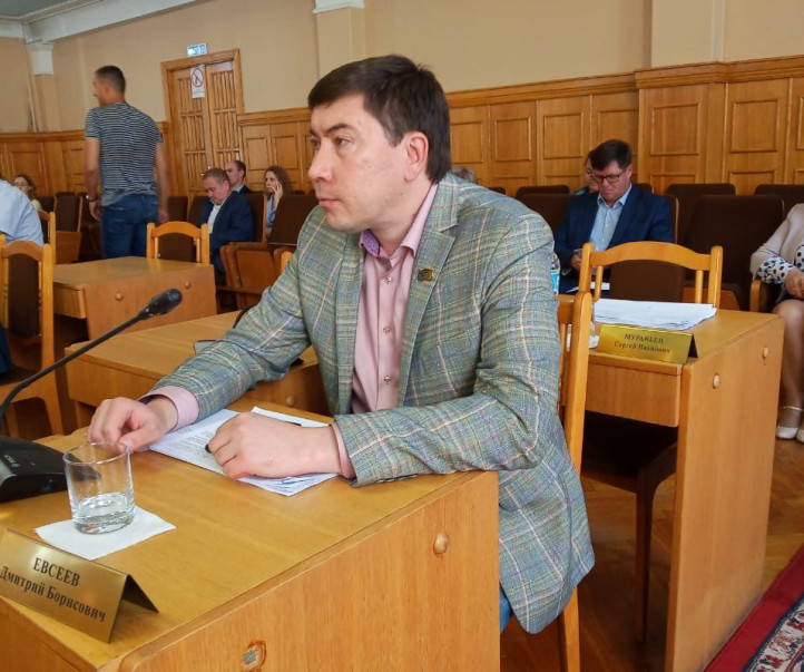 Лидер фракции КПРФ